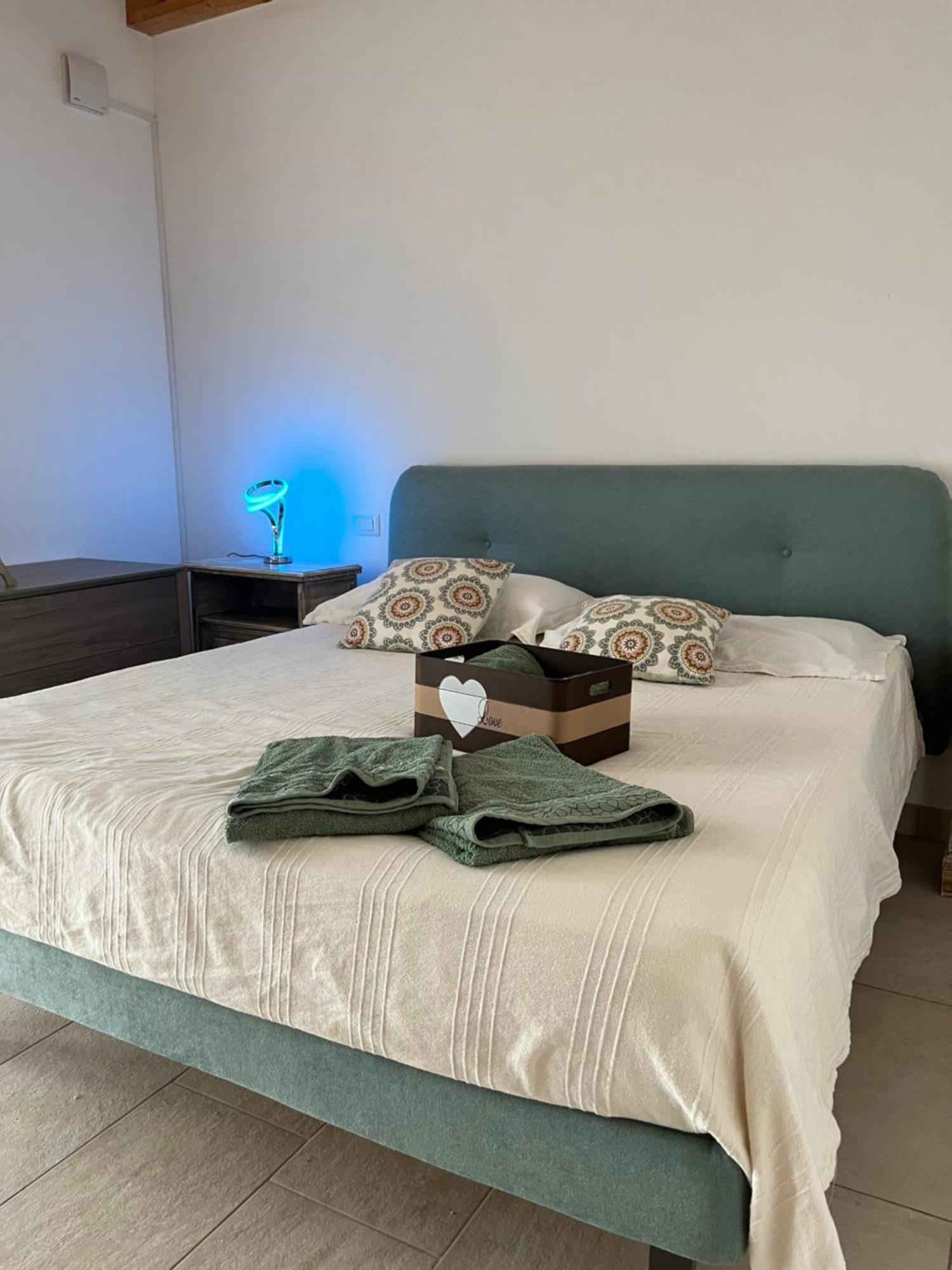 Orchidea Del Garda Rooms & Apartments Peschiera del Garda Ngoại thất bức ảnh